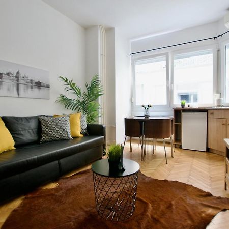 Standard Apartment By Hi5 - Petofi 12 Budapest Eksteriør billede