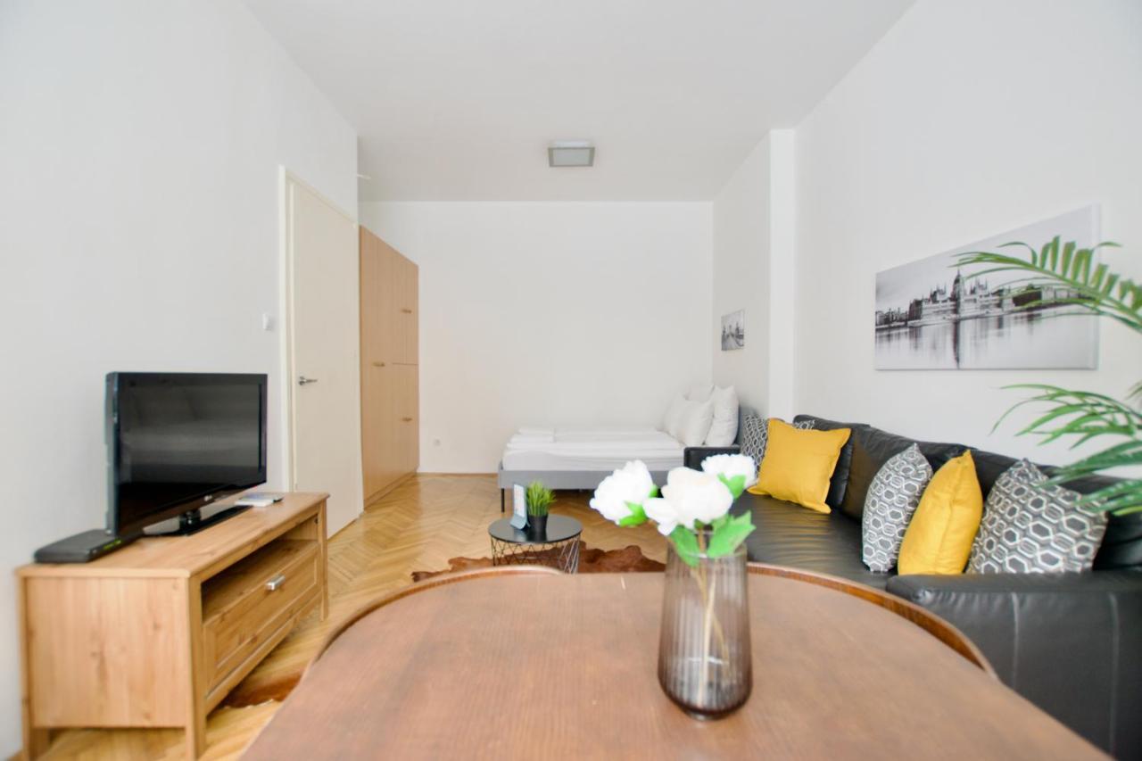 Standard Apartment By Hi5 - Petofi 12 Budapest Eksteriør billede