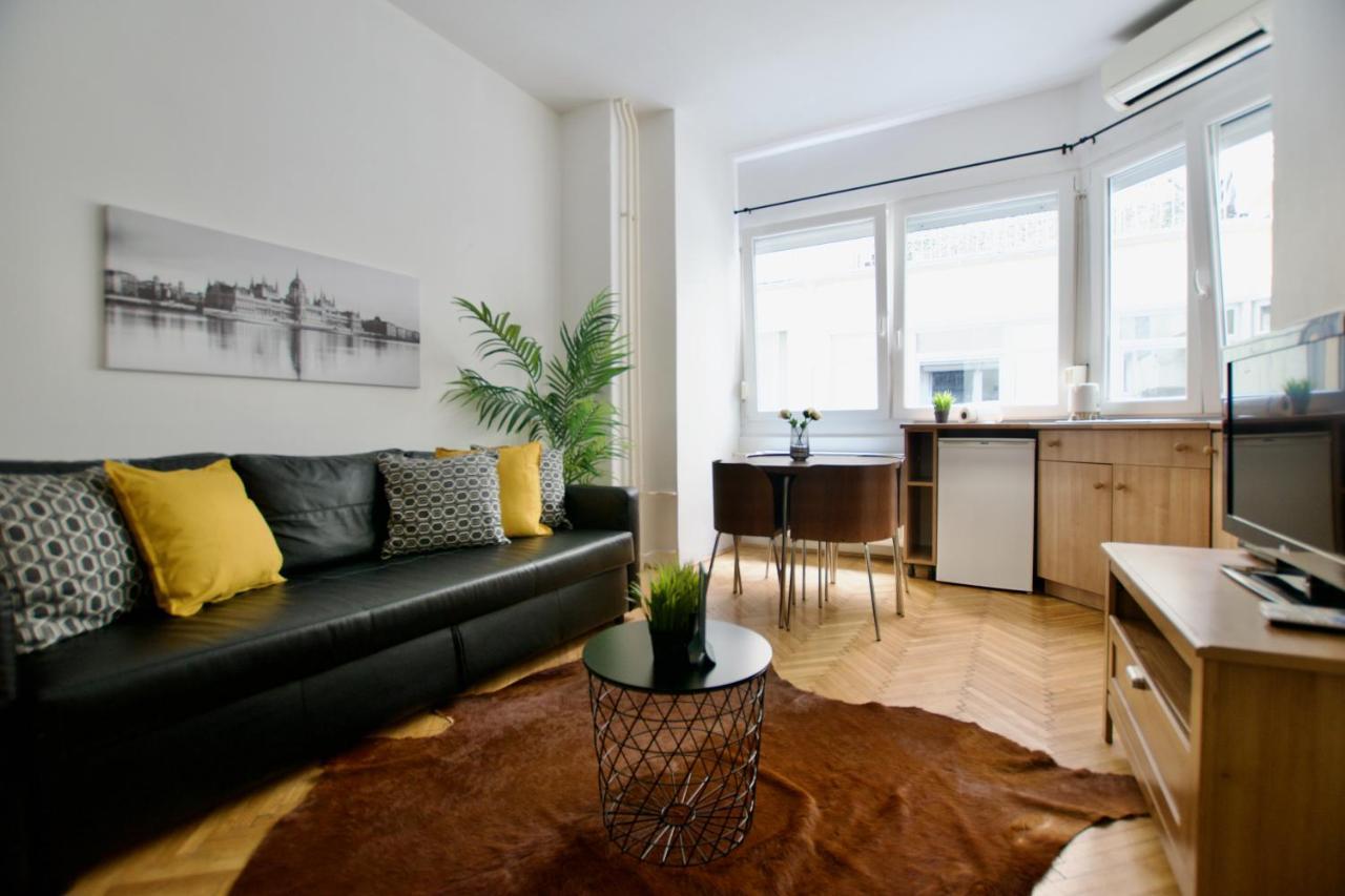 Standard Apartment By Hi5 - Petofi 12 Budapest Eksteriør billede