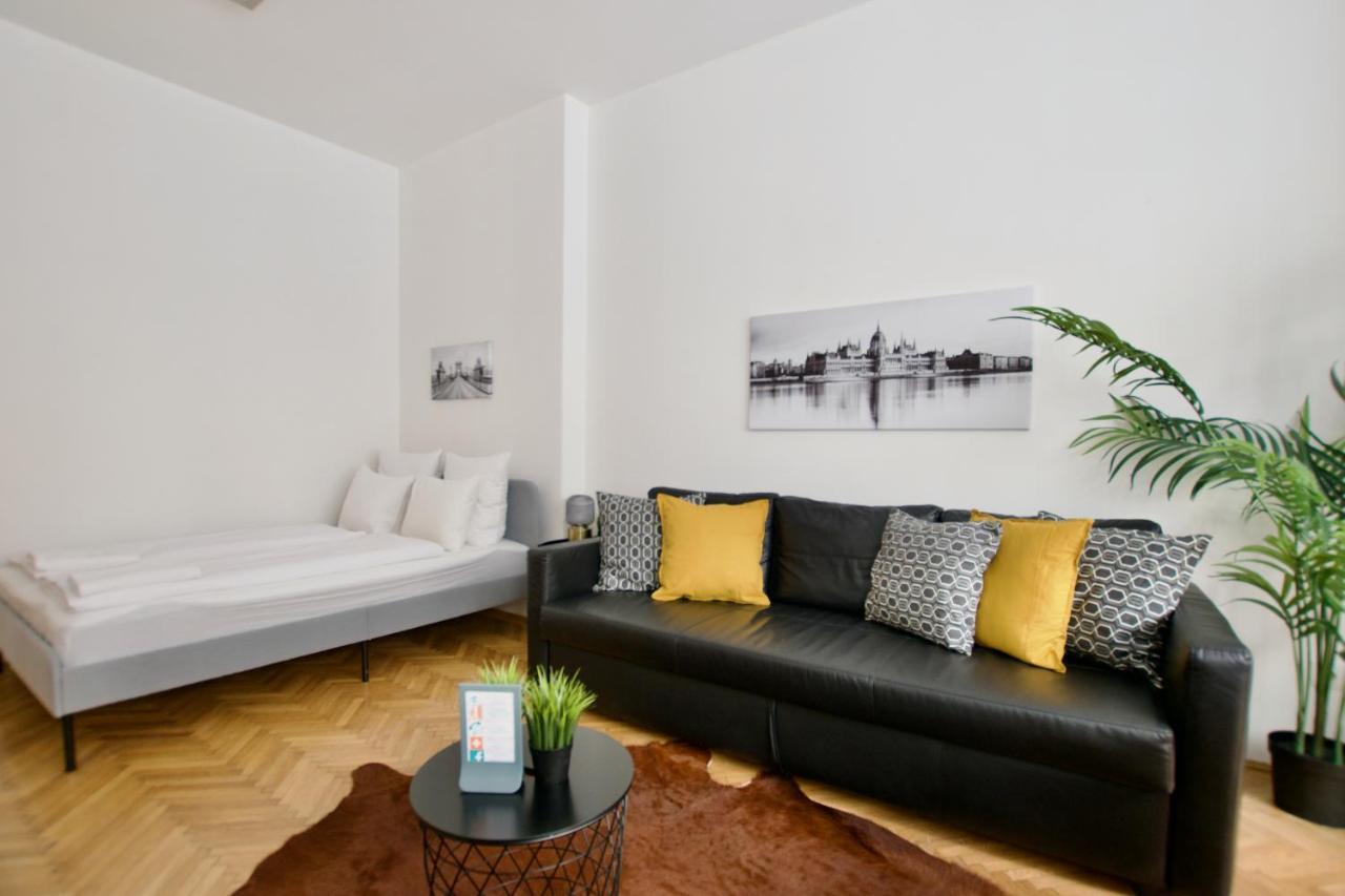 Standard Apartment By Hi5 - Petofi 12 Budapest Eksteriør billede