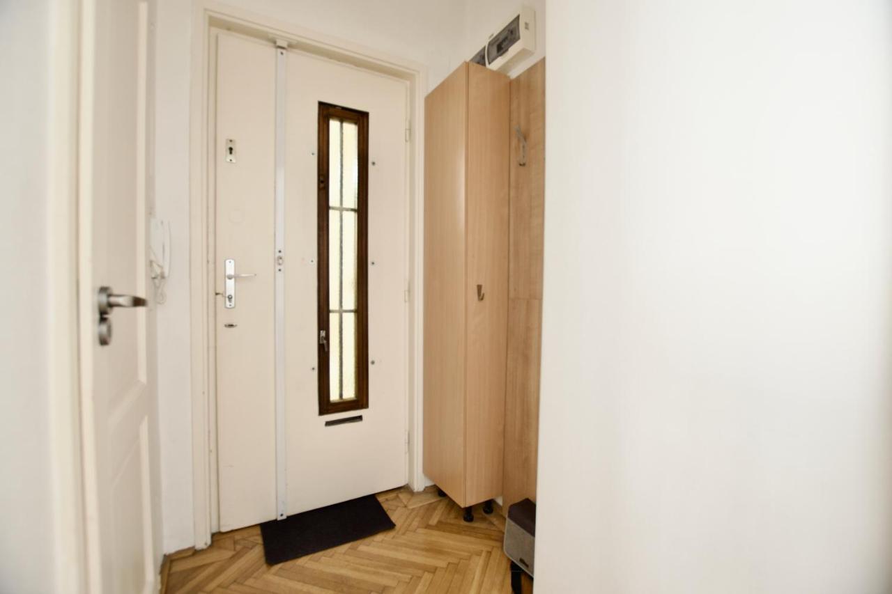 Standard Apartment By Hi5 - Petofi 12 Budapest Eksteriør billede