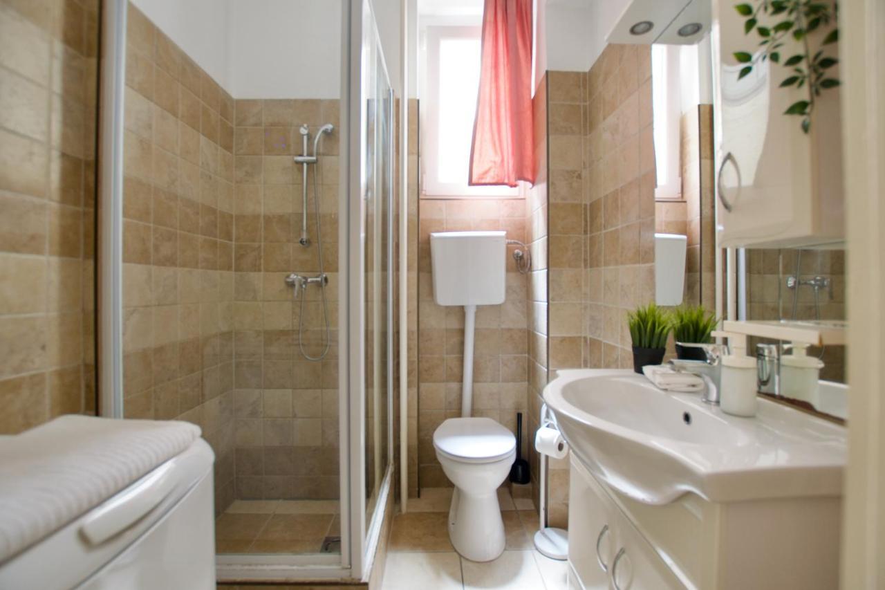 Standard Apartment By Hi5 - Petofi 12 Budapest Eksteriør billede