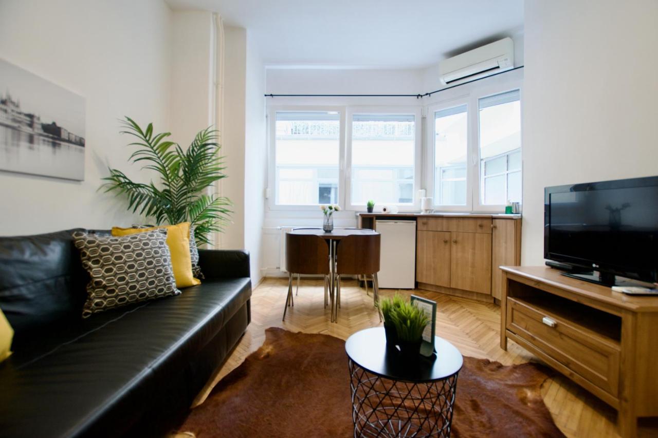 Standard Apartment By Hi5 - Petofi 12 Budapest Eksteriør billede